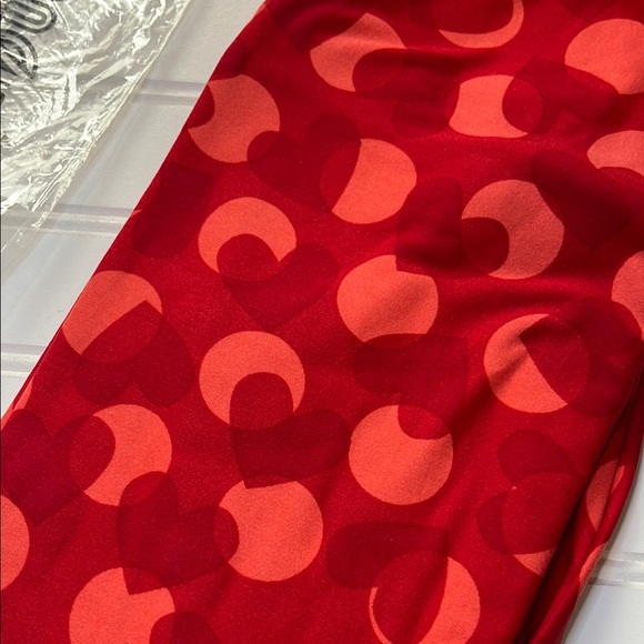 NEW LuLaRoe Red Hearts and Polkadots, valentine’s Day Leggings - Picture 2 of 4